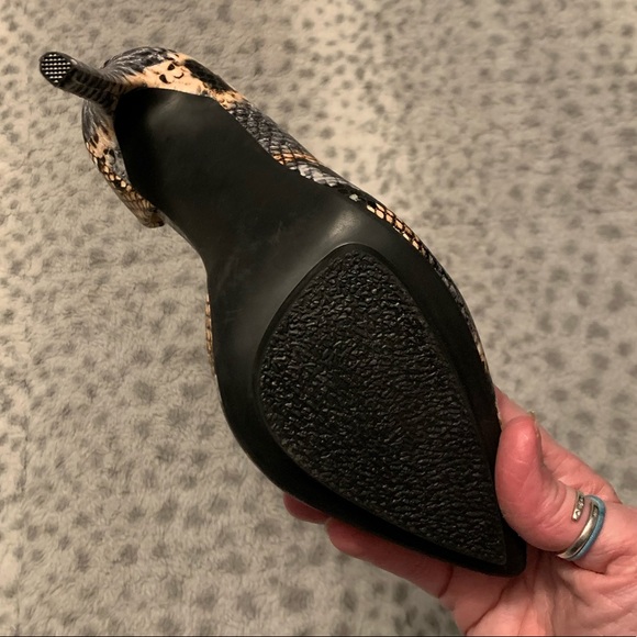 New grey & peach snakeskin pump stiletto heals. - Picture 7 of 8